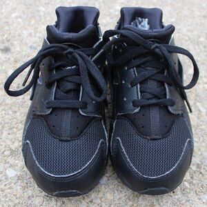 Nike Kids Air Huarache Triple Black Run Sneaker Sz 1Y